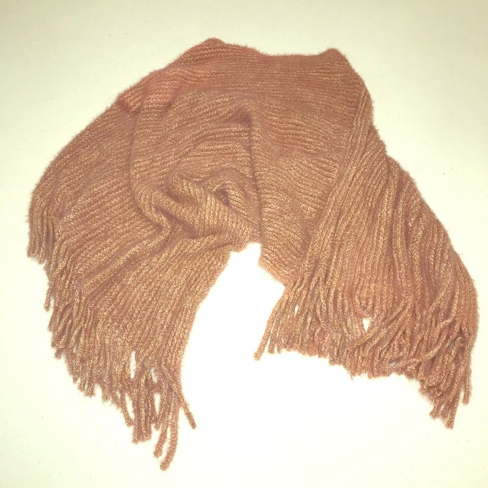 ⚡️Beautiful & NWT Odiva shawl in Taupe...WARM!
